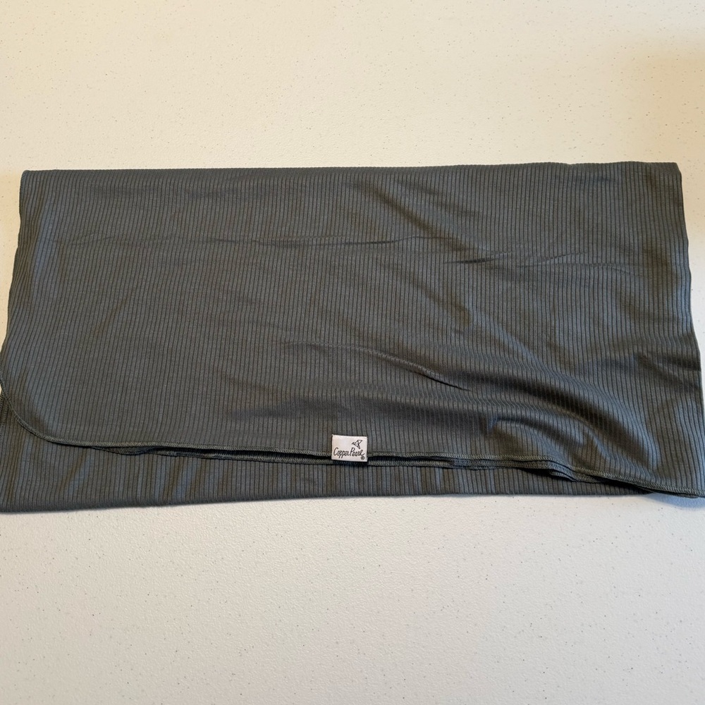 NWOT- Copper Pearl gender neutral baby blanket